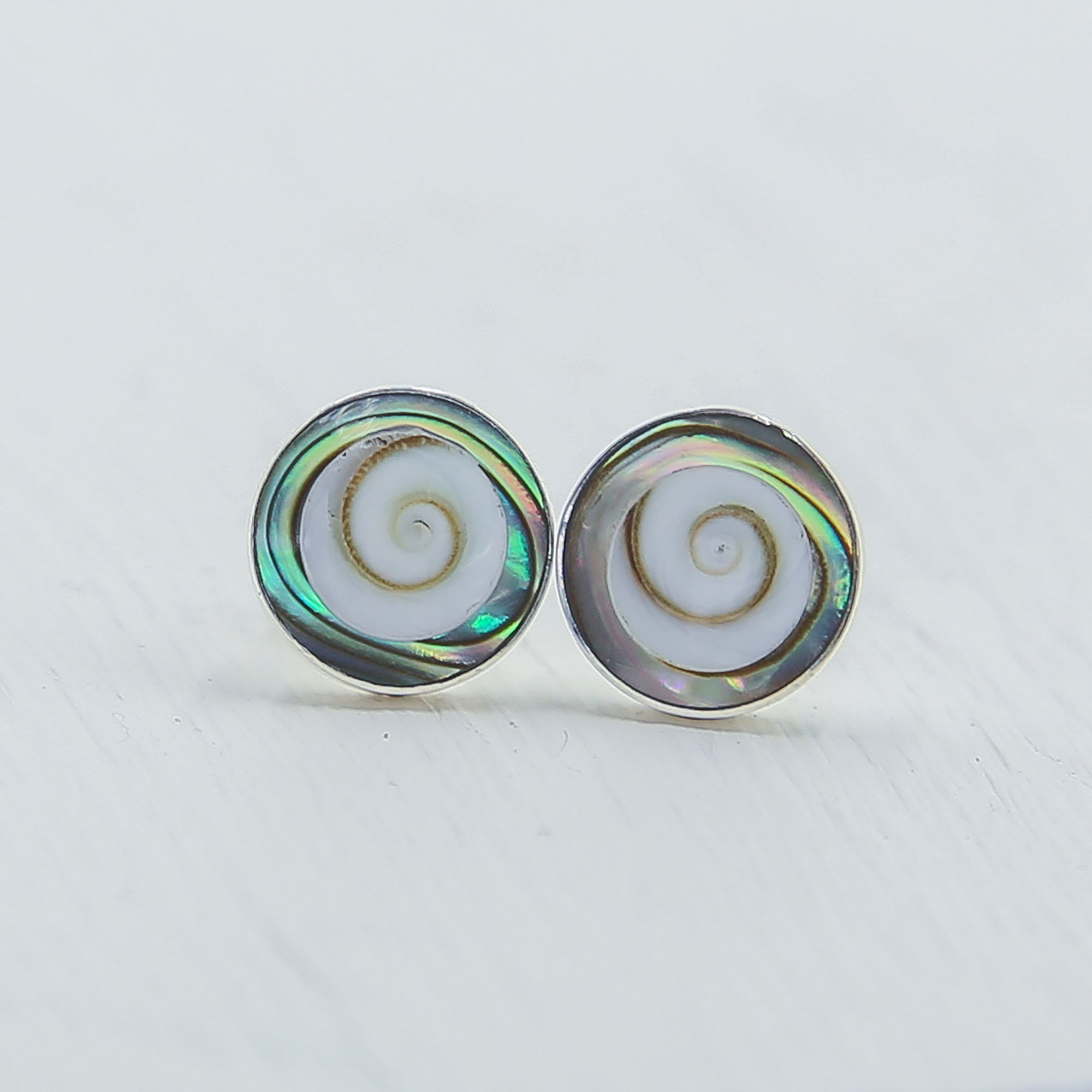 Серьги гвоздики с ракушкой «Shiva eye (Глаз Шивы) Абалон»