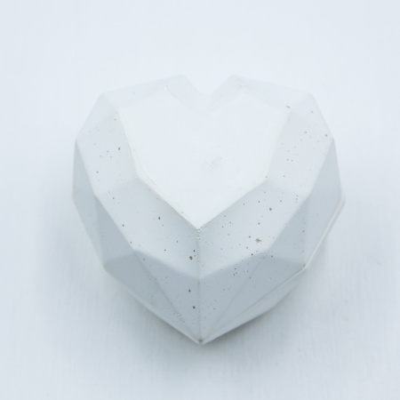 Шкатулка из бетона Сердце белая