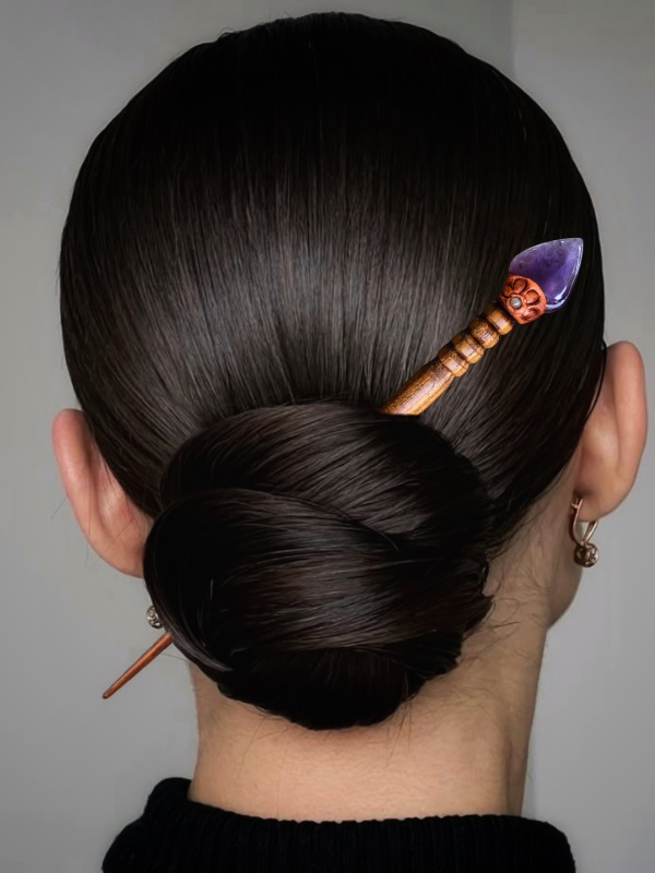 Деревянная заколка - шпилька с аметистом груша